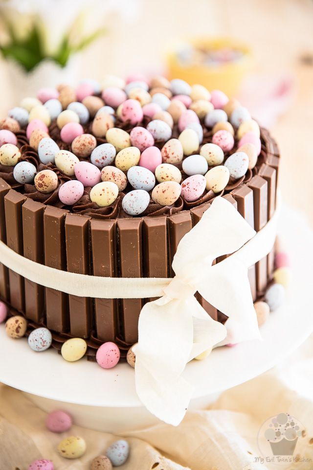 easter kitkat cake with chocotale eggs