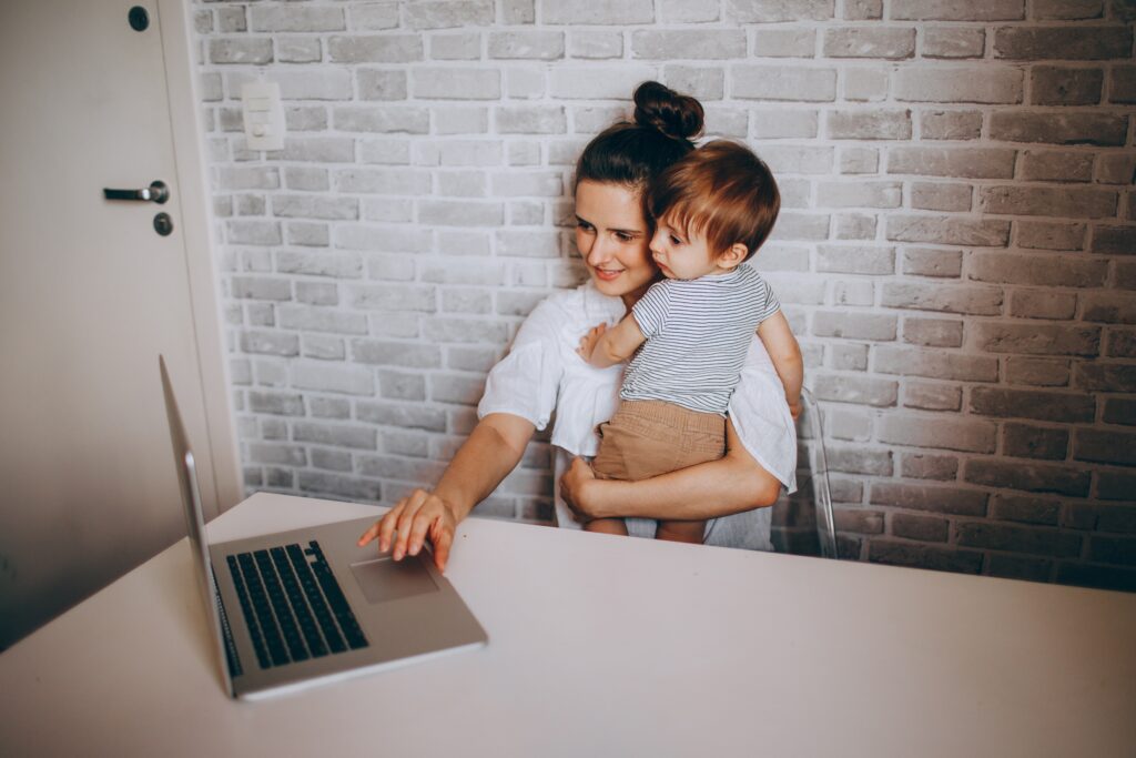 start a blog as a stay at home mom for extra income