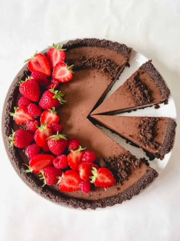 oreo tart with strawberry for mothers day dessert at home