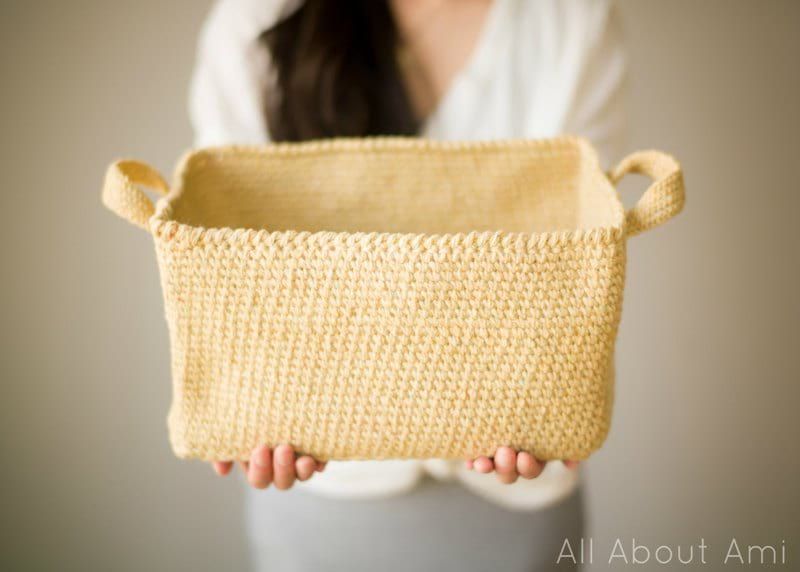 easy crochet basket idea for your mother