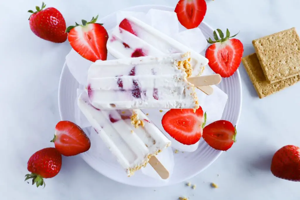 Fresh Strawberry Cheesecake healthy yogurt Pops