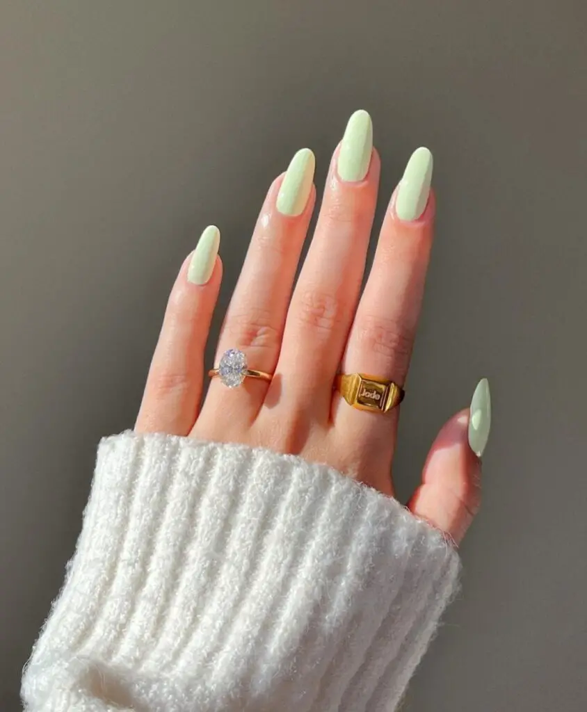 simple and easy yellow pastel nails for graduation nail ideas 2023