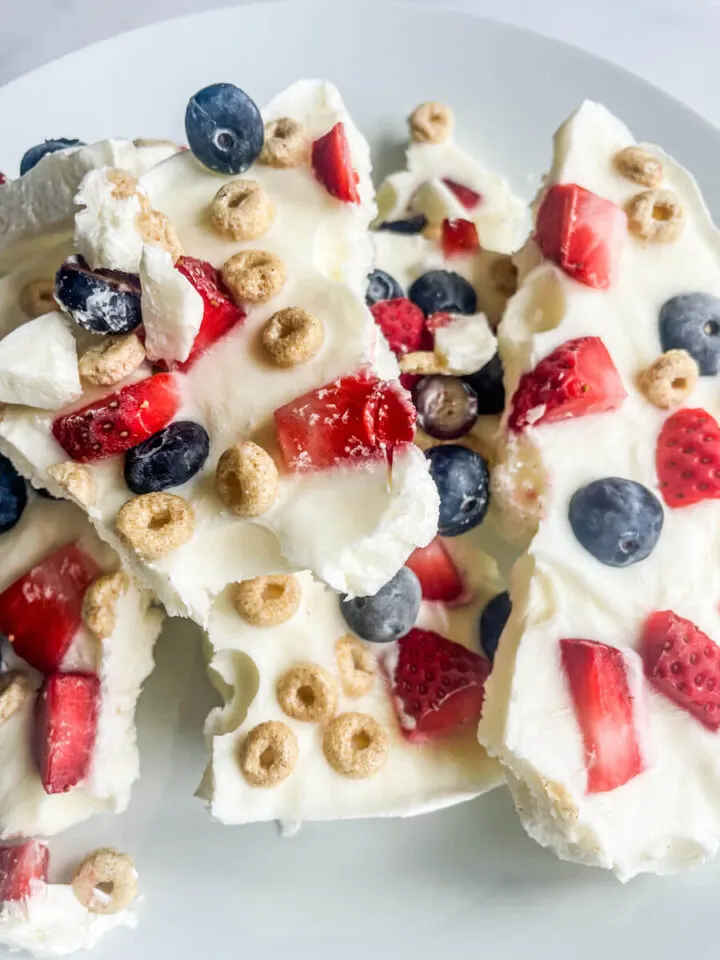 Frozen Greek Yogurt Breakfast Bark - 4th of July recipe ideas