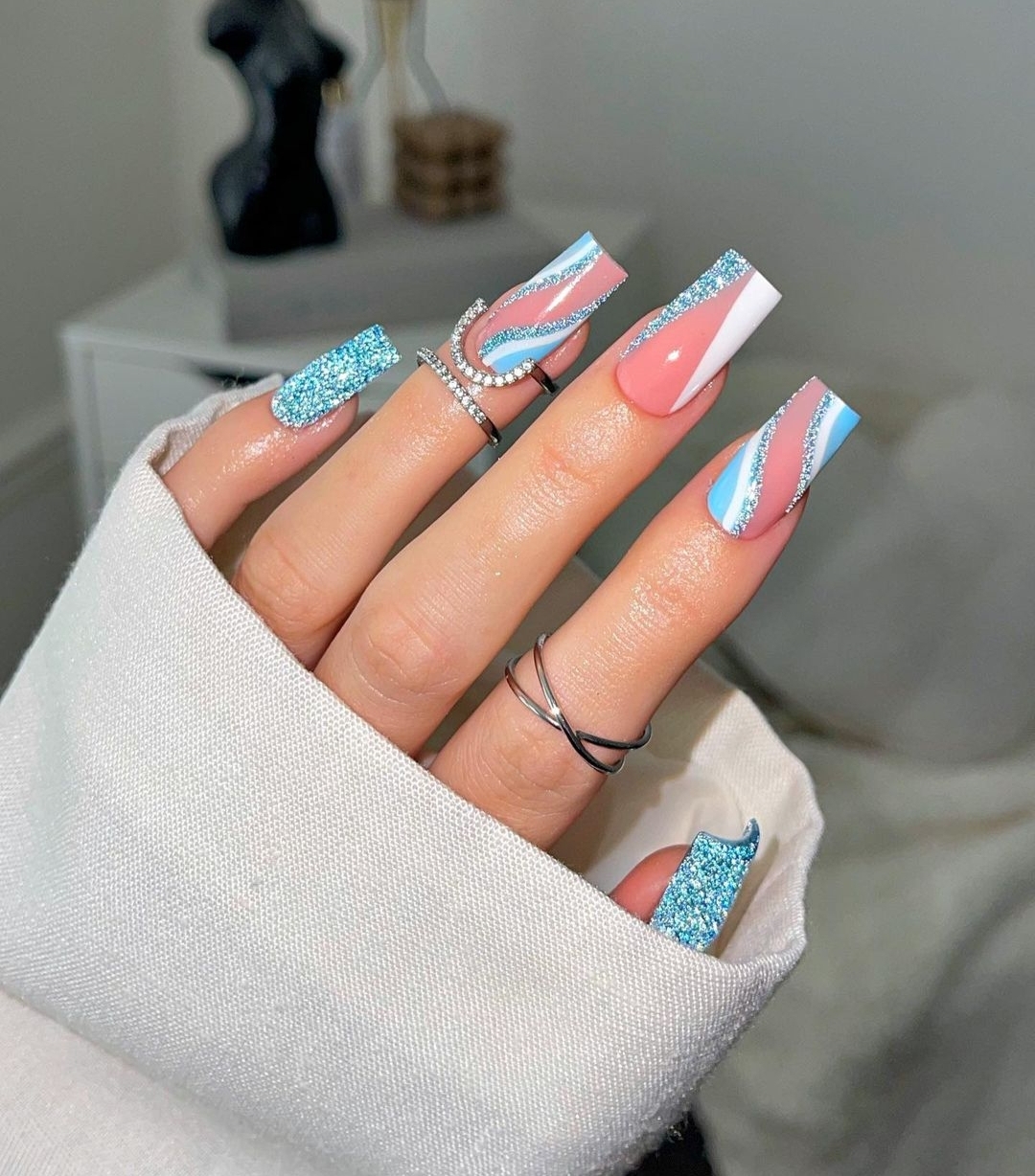 Graduation nail designs to recreate