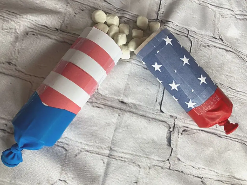 DIY party poppers - 4th of July craft for kids