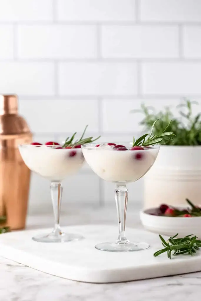 Cranberry Gin Christmas Cocktails