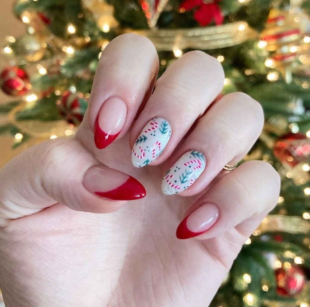 Simple Christmas nails ideas