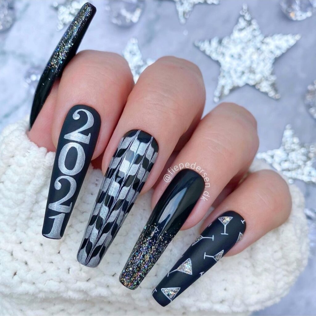 cute New Year nails design and nail art trends