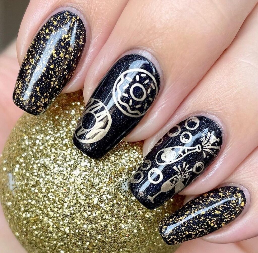 cute New Year nails design and nail art trends