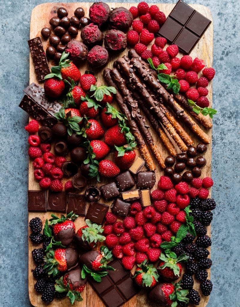 Valentines day desserts charcuterie board ideas