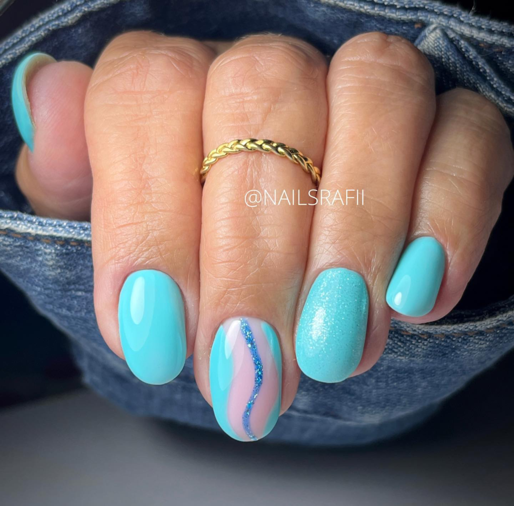 Short summer nails