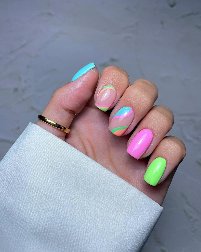 Short summer nails