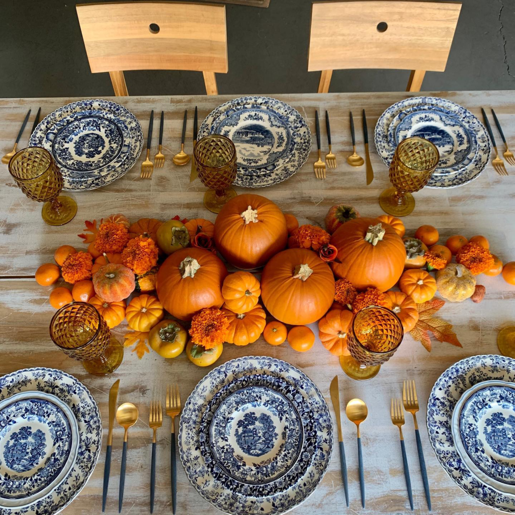 Thanksgiving table settings