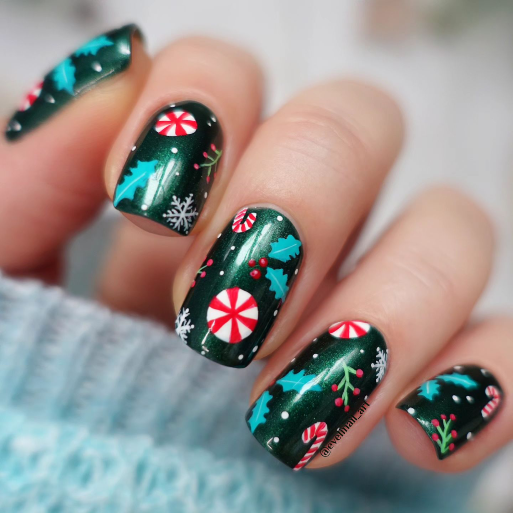 Short Christmas nail Designs