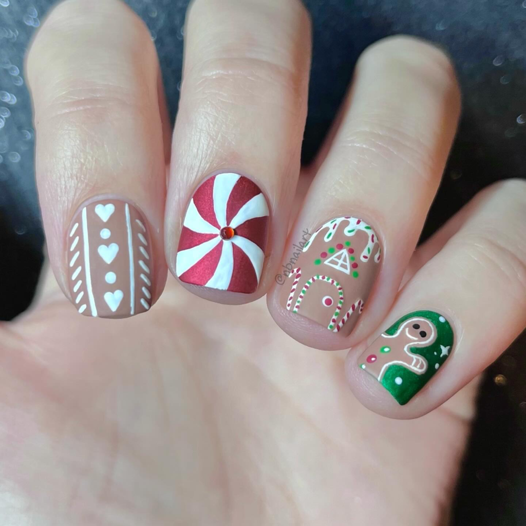 Short Christmas nail Designs