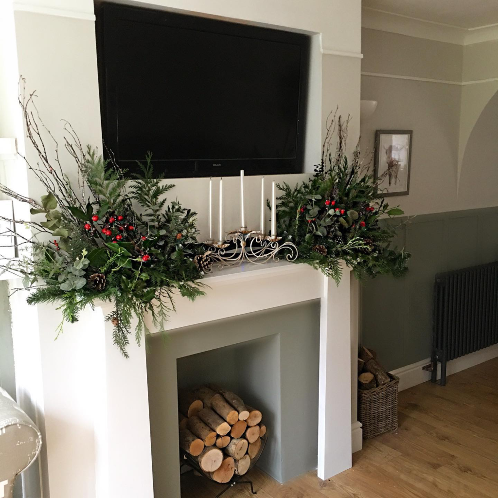 Christmas fireplace decor